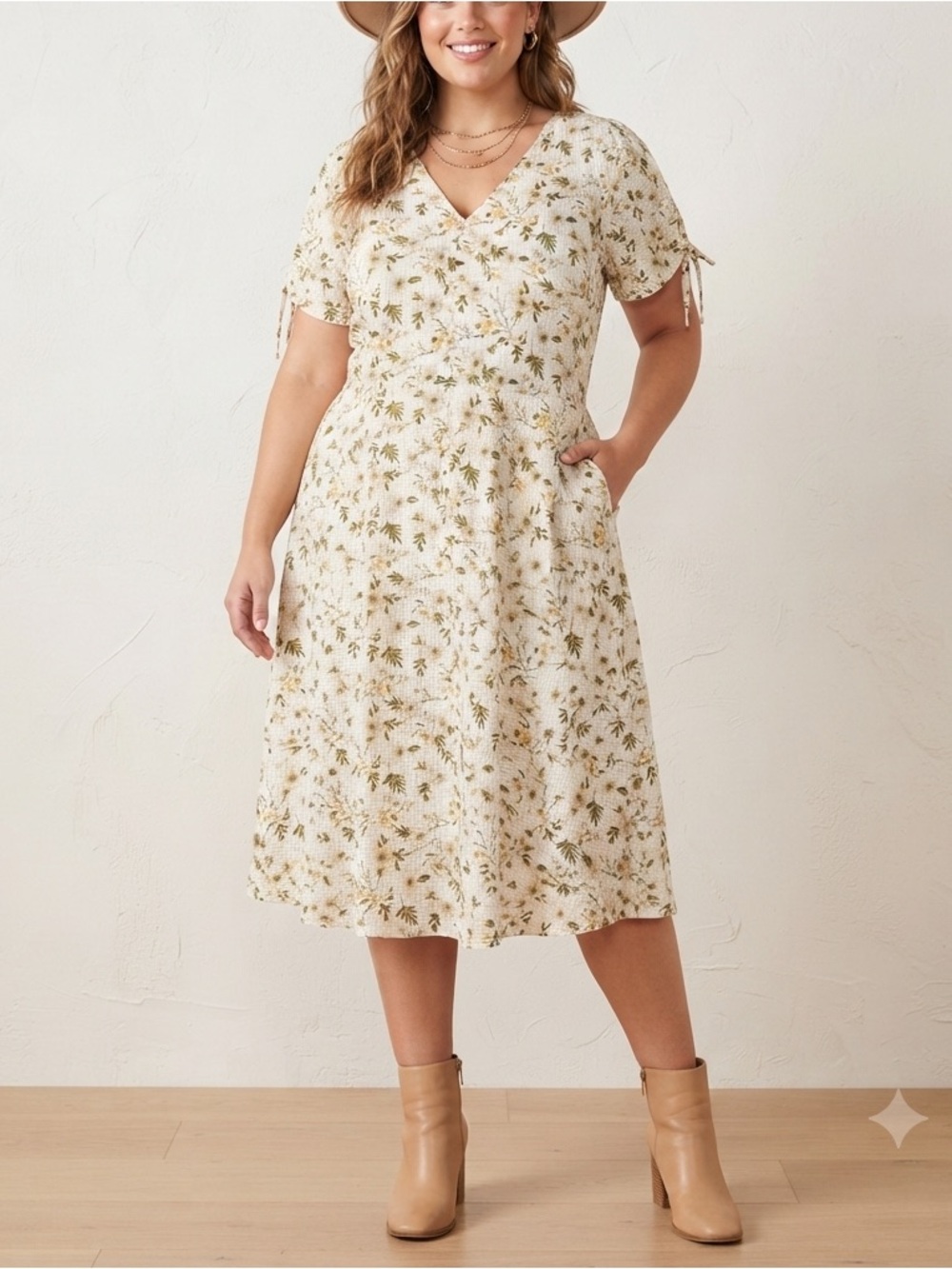 R&K Cream Floral V-Neck Short Sleeve Dress